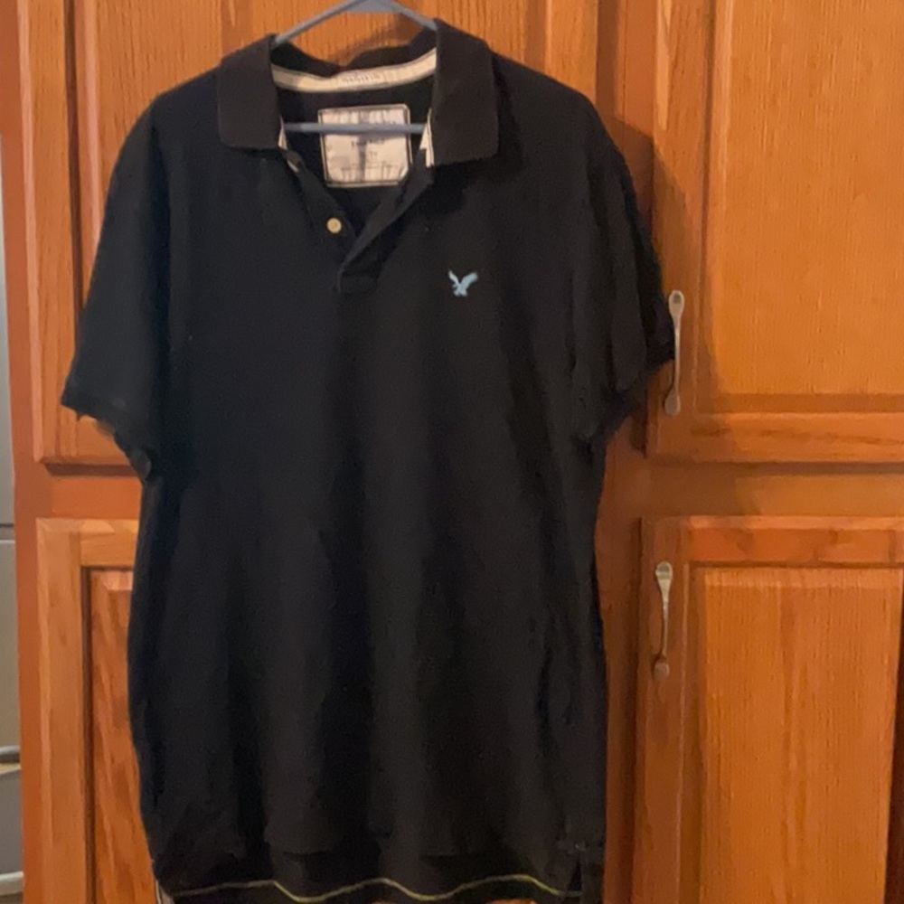 Gently used men’s American eagle vintage fit polo size extra large